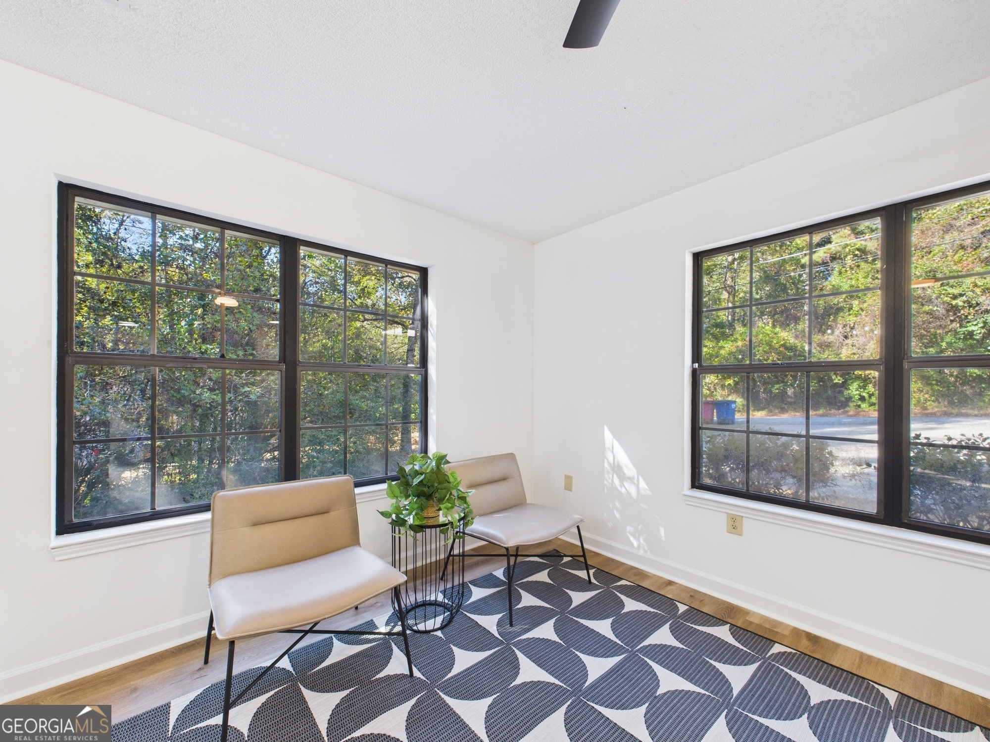 Bellevue Villa Crest - Residential