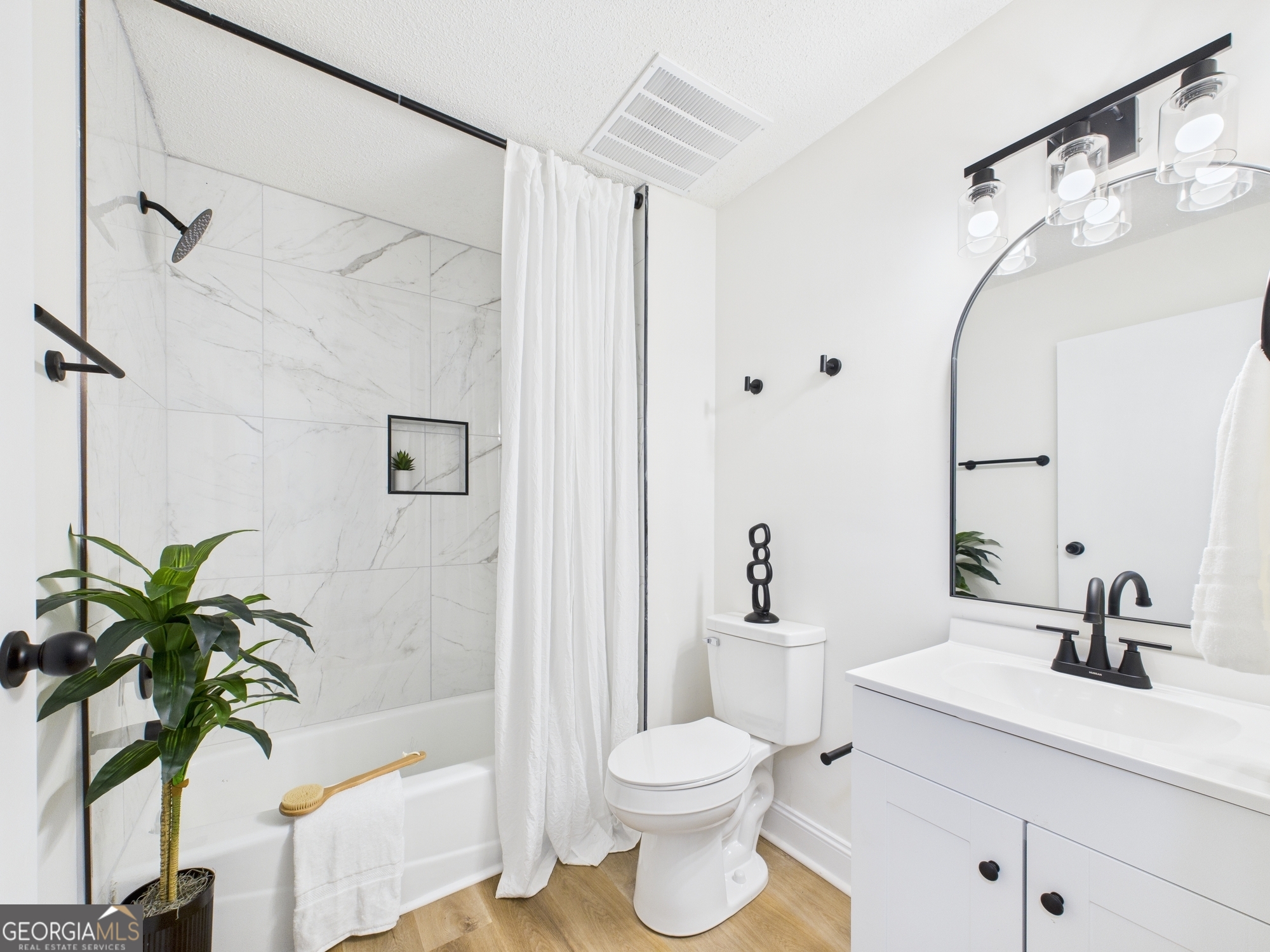 Bellevue Villa Crest - Residential