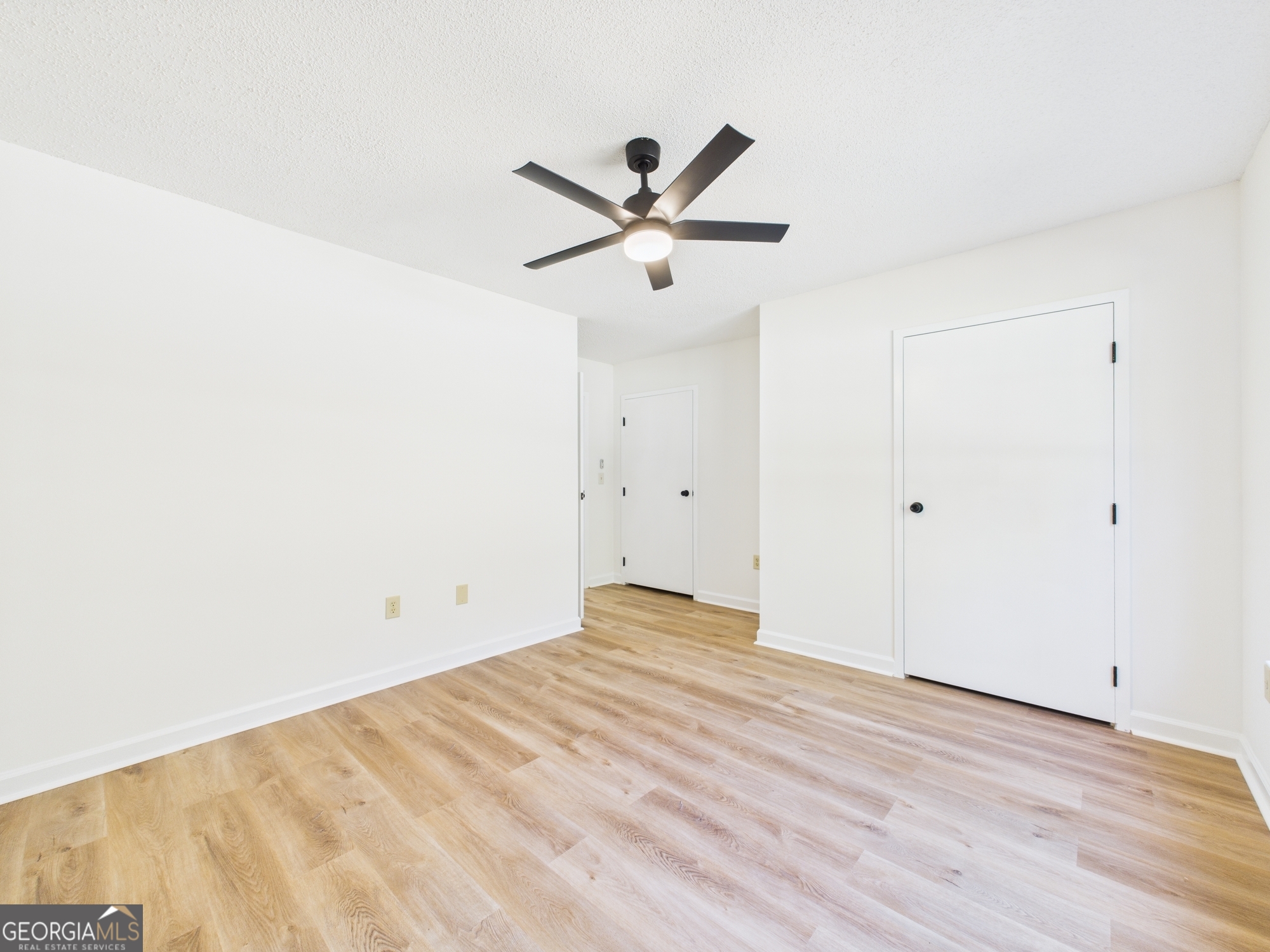 Bellevue Villa Crest - Residential