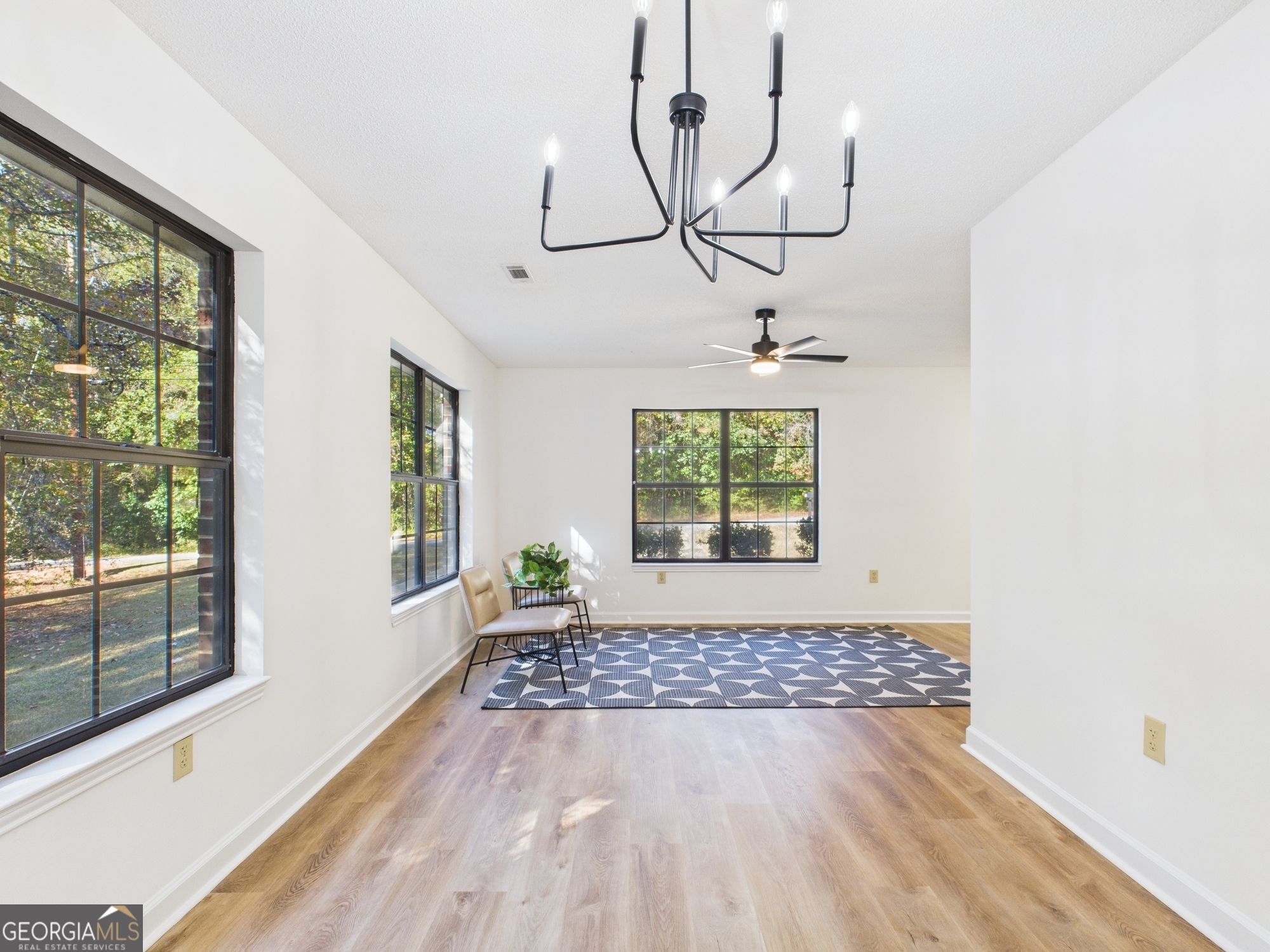 Bellevue Villa Crest - Residential