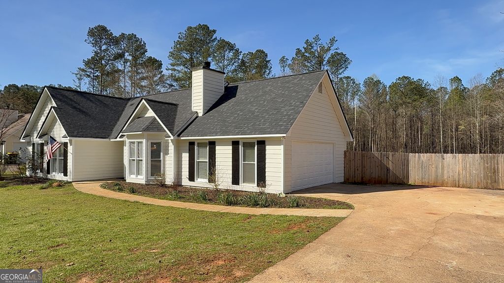 Photo of 146 Jeb Stuart Drive, Newnan, GA 30265 (MLS # 10710552)