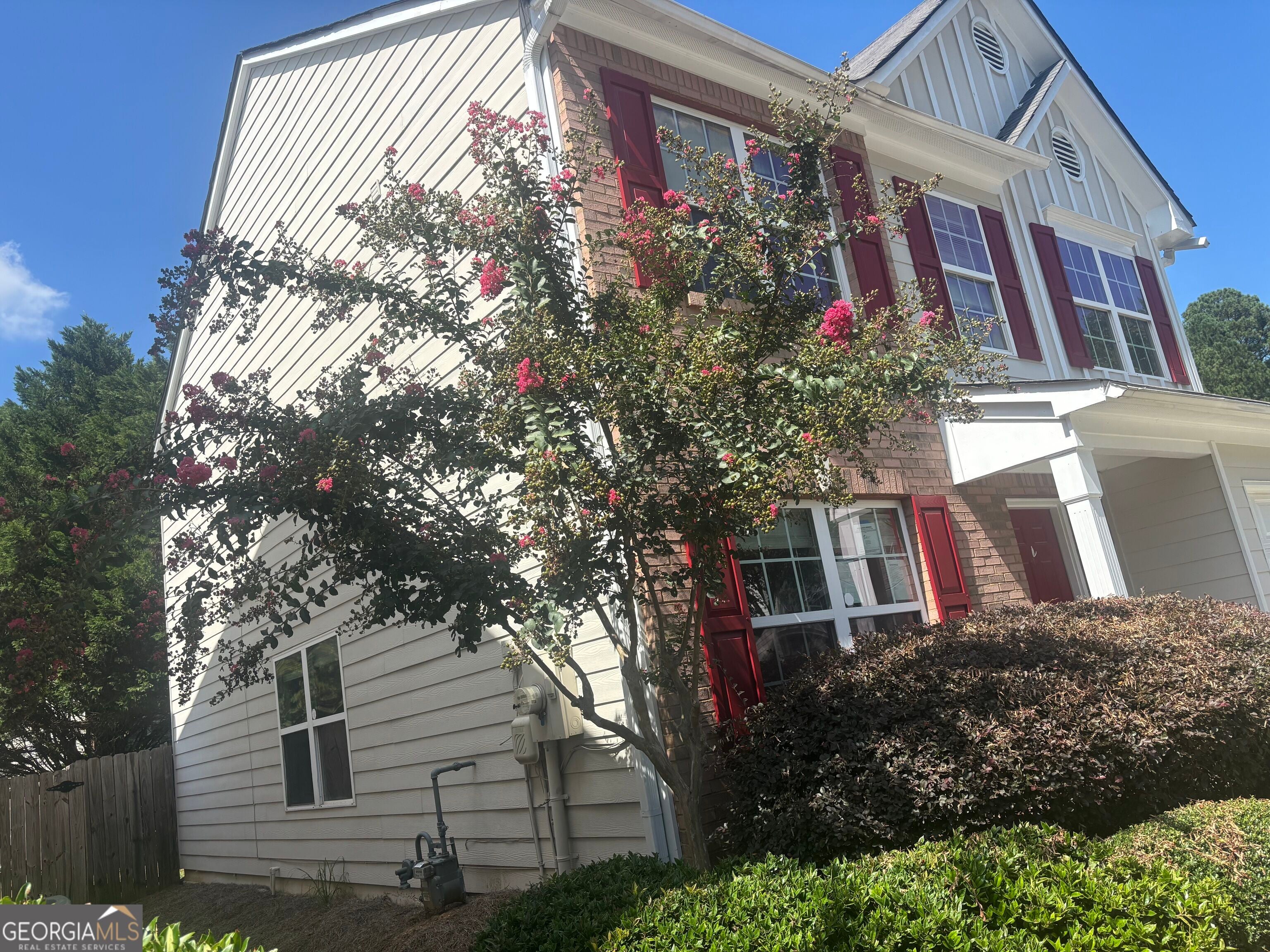 9433 Lakeview RD