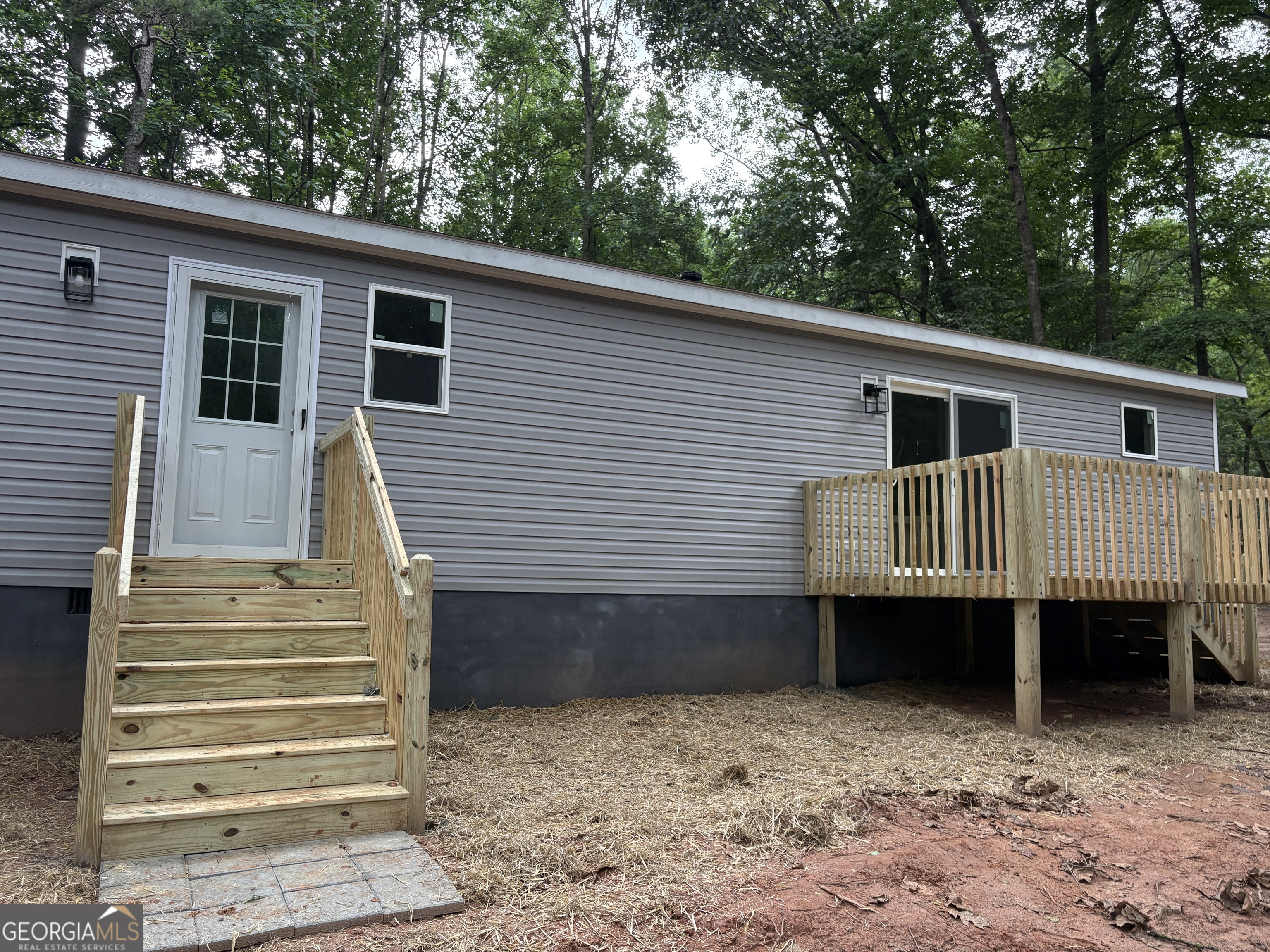 1020 Neal RD