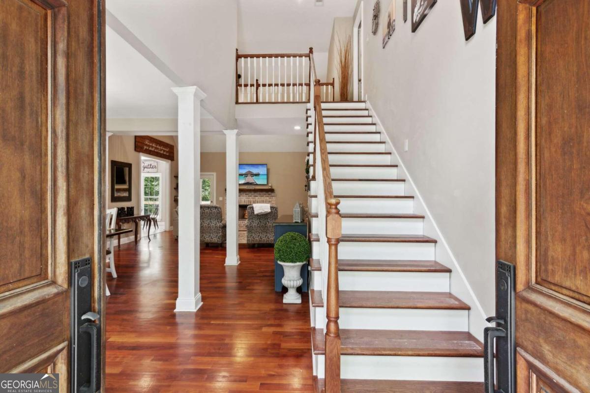 40 Oak Ridge LN