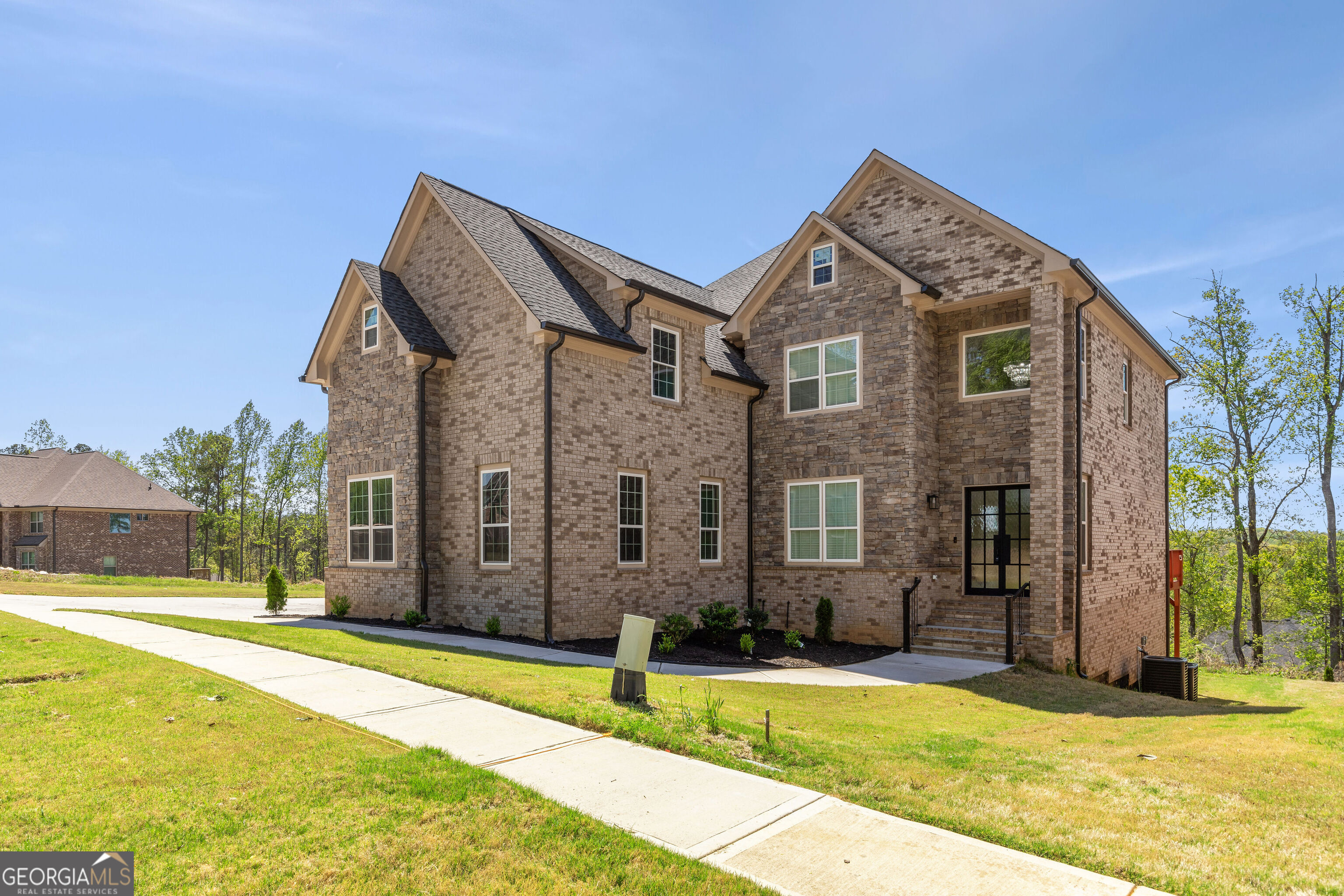5618 Livesage DR