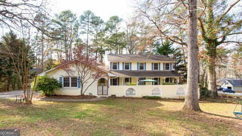 Photo of 1937 Crescent Drive, Snellville, GA 30078 (MLS # 10649633)
