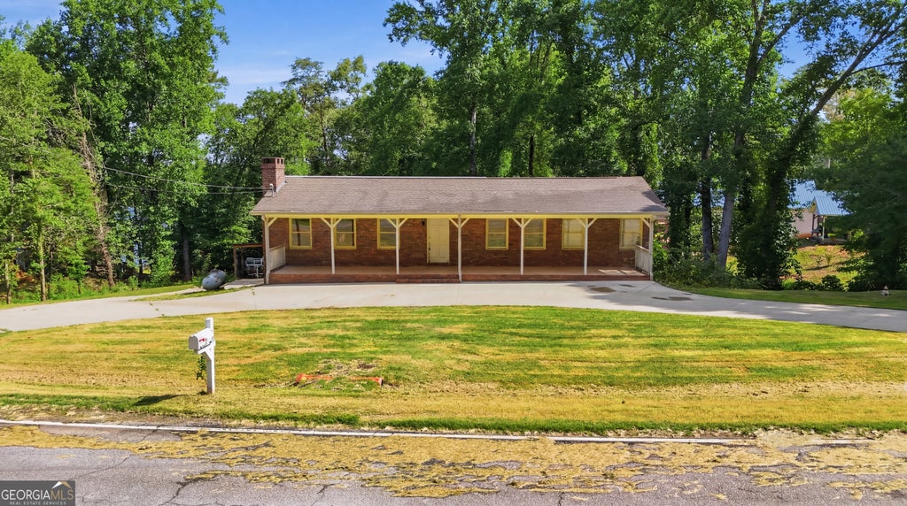 Photo of 1042 Lakeland Drive, Toccoa, GA 30577 (MLS # 10790179)