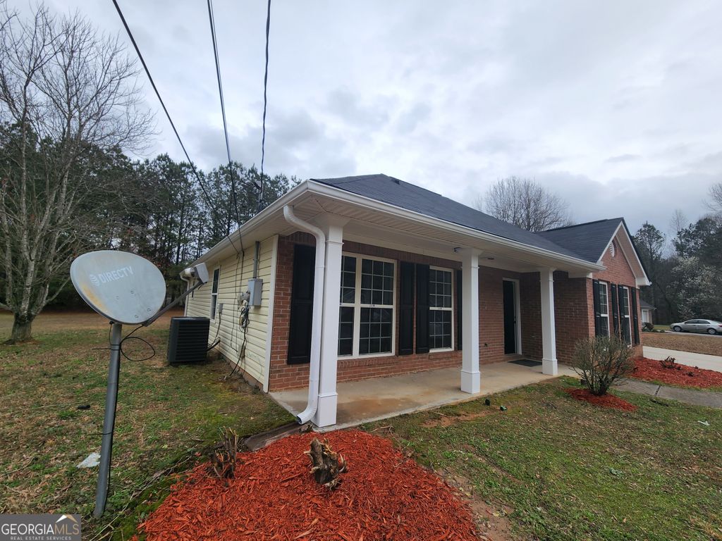 Photo of 4740 Brookwood View, Atlanta, GA 30349 (MLS # 10706014)