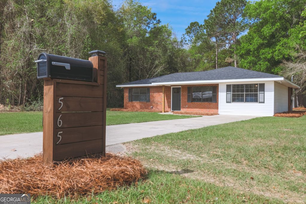 Photo of 565 Killingsworth Road, Jesup, GA 31545 (MLS # 10724493)