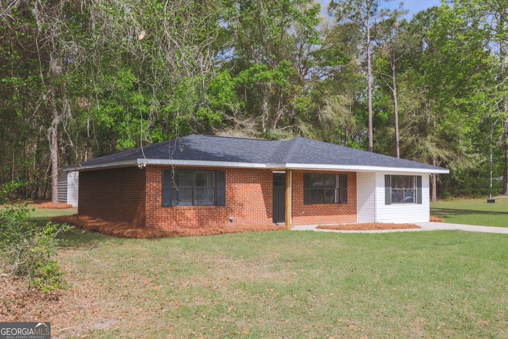 Photo of 565 Killingsworth Road, Jesup, GA 31545 (MLS # 10724493)