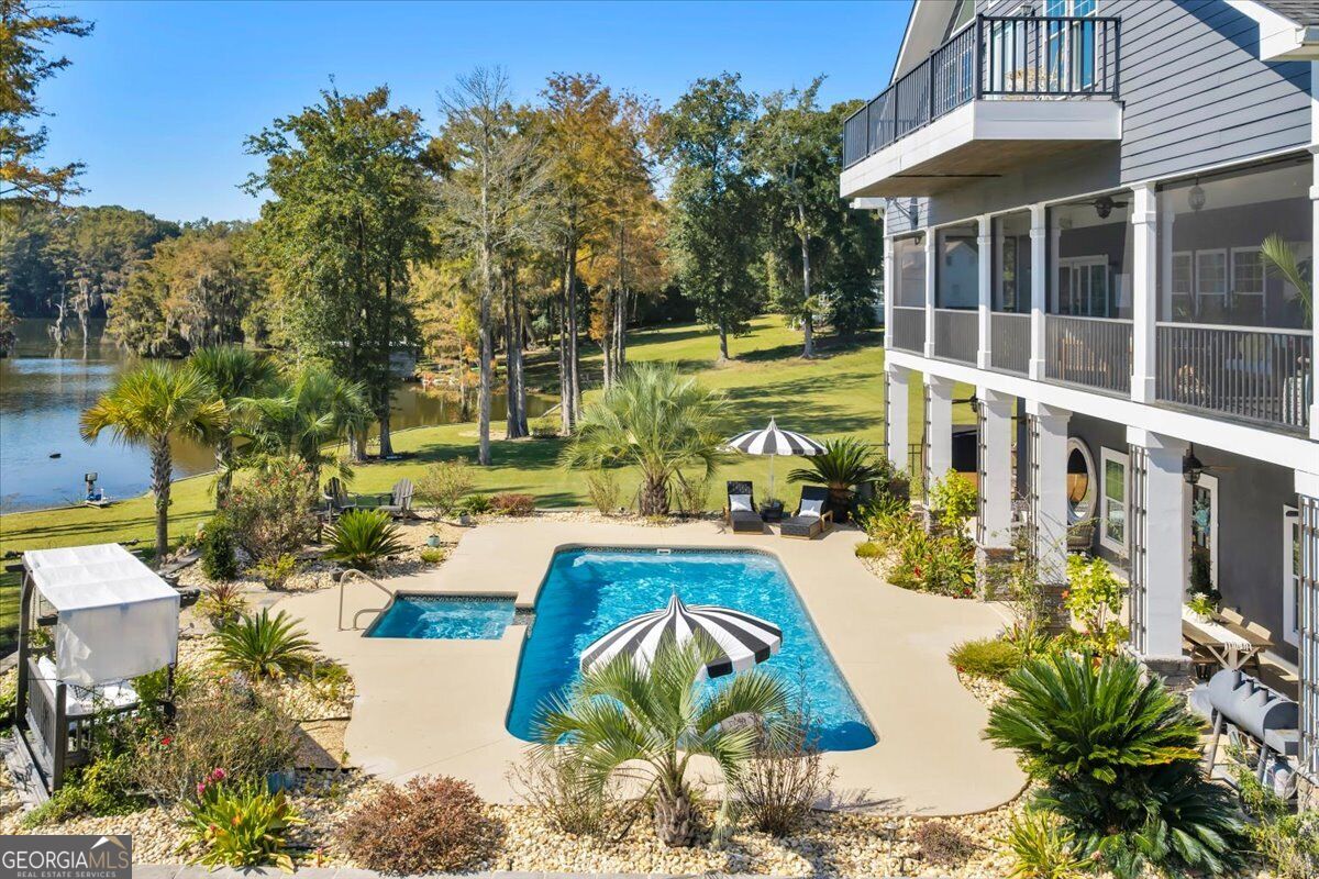 119 N Cedar Creek RD