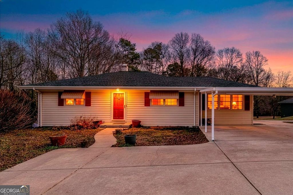 Photo of 150 Clarks Bridge Road, Gainesville, GA 30501 (MLS # 10691617)