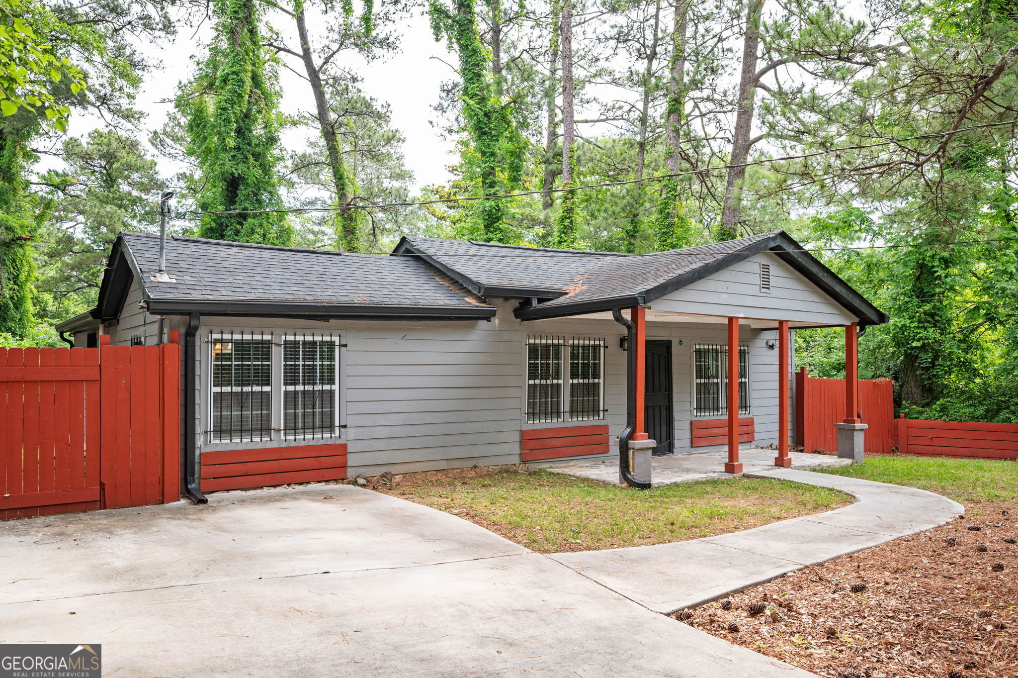 3479 Thompson DR NW