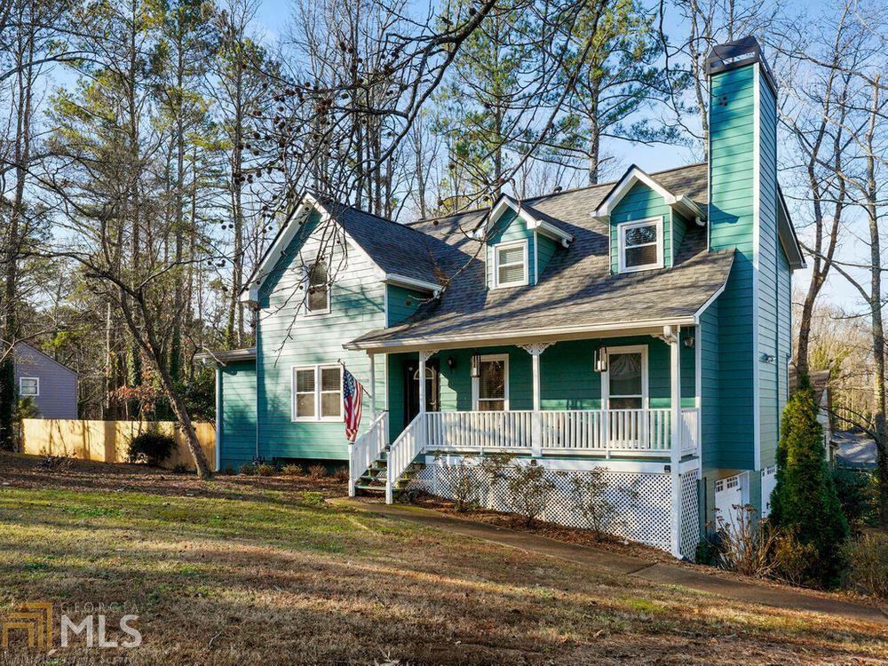Great Location! This Charming Home sits on a Large Corner Lot with side entry garage, Owners Suite on Main with ample storage. Newly Fenced Yard, Sep Dining Room & Living Room with Fireplace. Newer HVAC, Roof and Paint. Kitchen has been updated includes a Farmhouse sink. Screened in back porch overlooks newly lanscaped back yard. Basement can store 4 cars. Bright and spacious plan. Neighborhood with pool and optional HOA. Amazing Home! Great Schools!