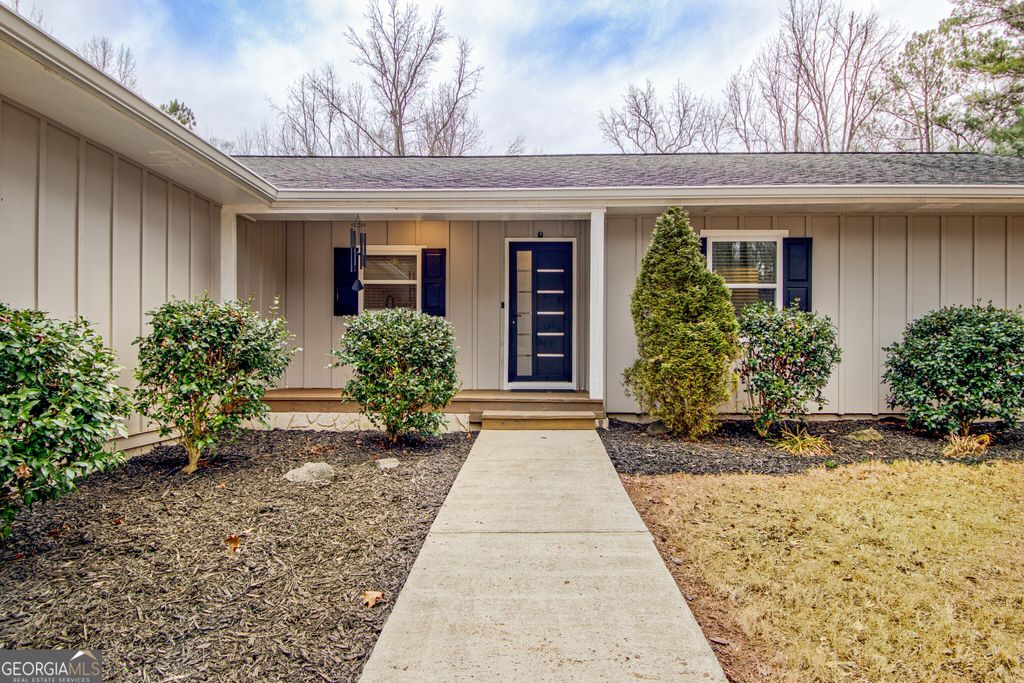 Photo of 15 Glen Cannon Trail, Newnan, GA 30265 (MLS # 10699358)