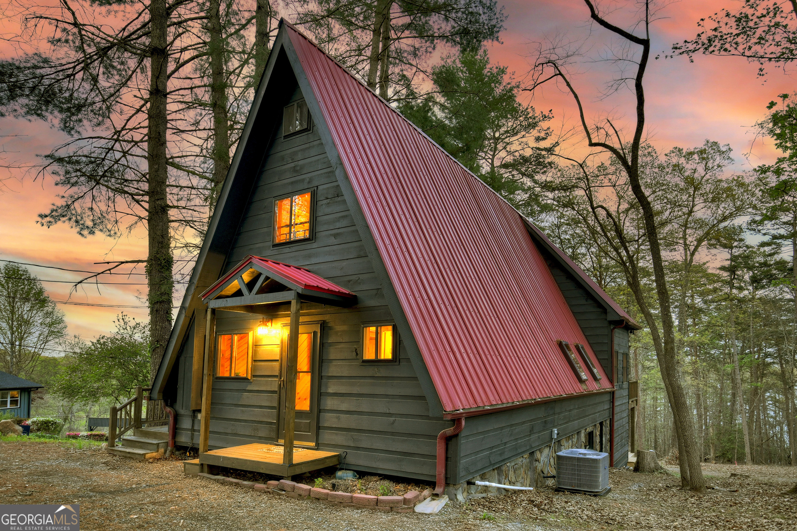 61 Woodstock DR