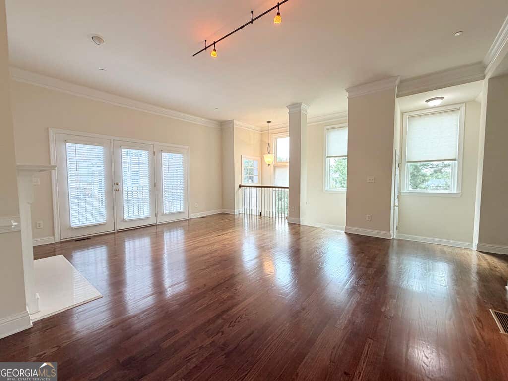 Photo of 1221 Creekside Place SE, Smyrna, GA 30082 (MLS # 10825669)
