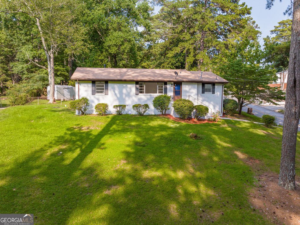 Photo of 5207 Dixie Lake Road, Union City, GA 30291 (MLS # 10692000)