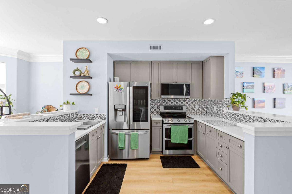 951 Glenwood AVE SE 1106