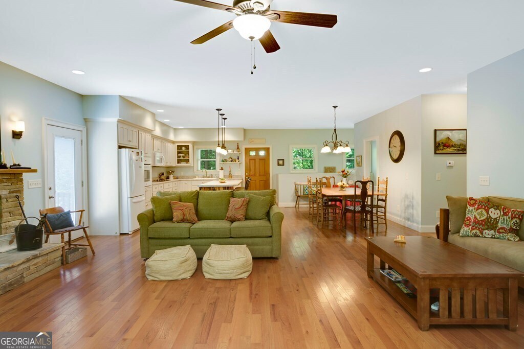 1774 Long Ridge RD
