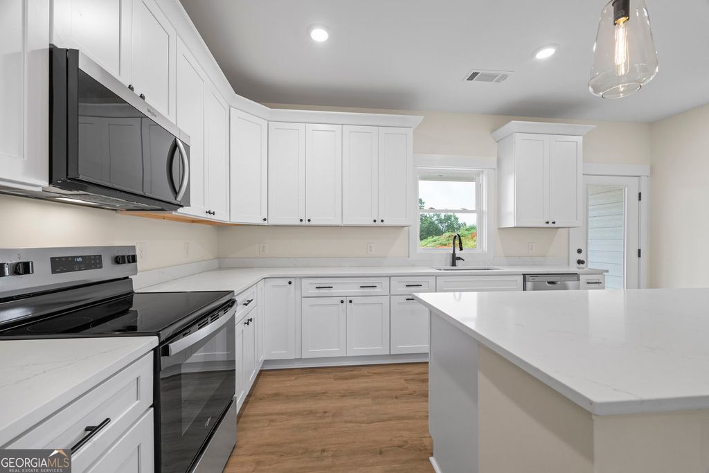 Photo of 711 Racetrack Road, Toccoa, GA 30577 (MLS # 10769992)