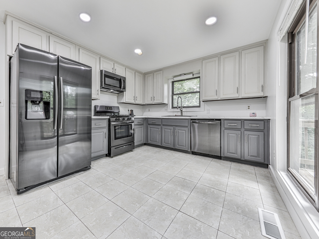 932 BLACKWELL TRL