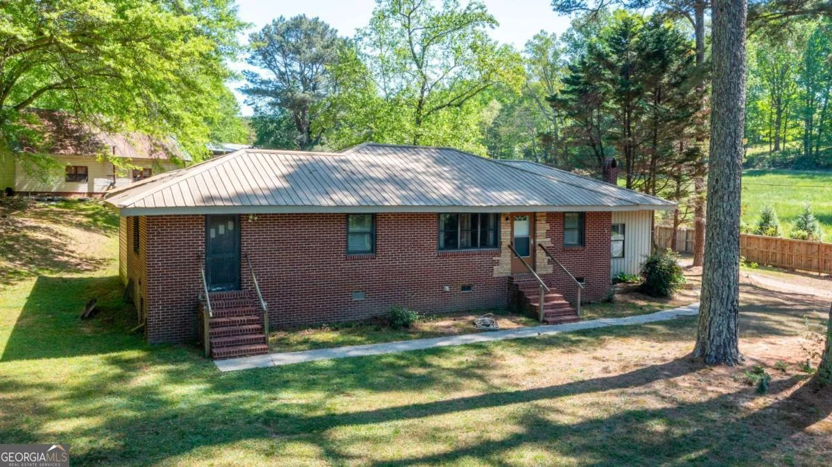 153 Dawson Forest Road
