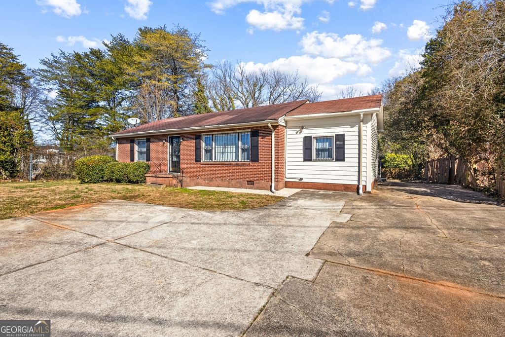 Photo of 1406 Columbia Drive, Decatur, GA 30032 (MLS # 10693587)