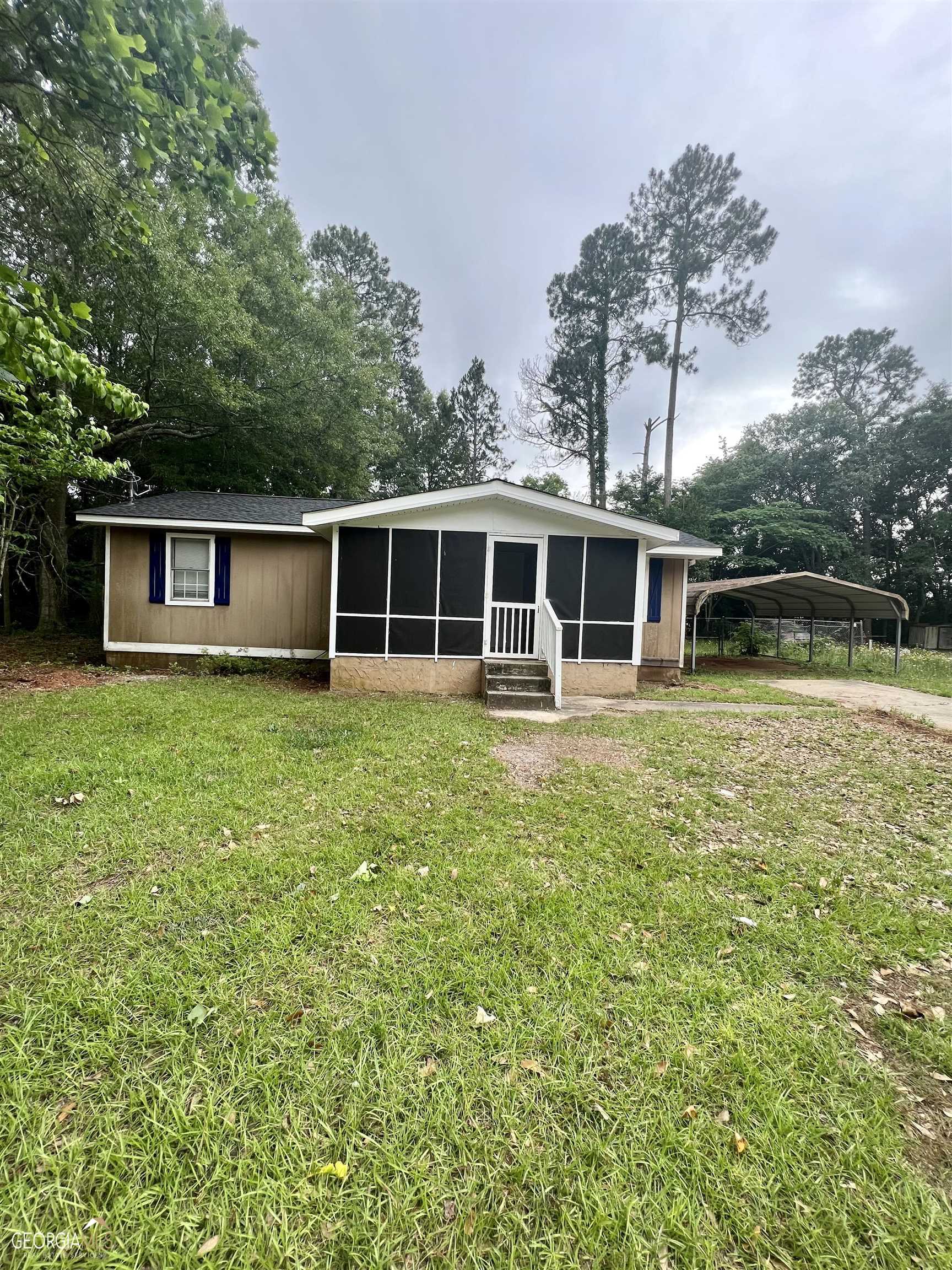 Great rental opportunity in Fort Valley! This home is move in ready with many improvements. New roof, new water heater, new flooring, new paint, new kitchen cabinets, new kitchen counter tops, and much more! Open floor plan and a huge back yard with no neighbors behind you.
