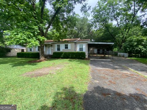 Single Family Residence in Cochran GA 113 Edmondson Circle.jpg