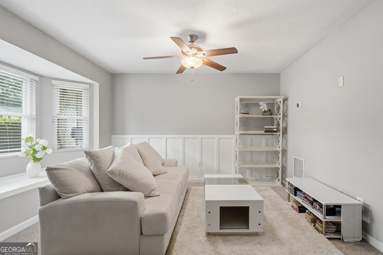 1445 Springleaf CIR SE