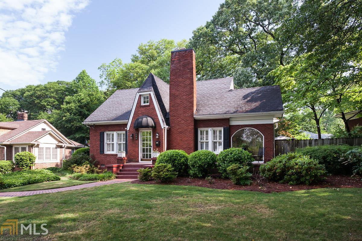 Although renovated for easy modern living, preserved details include period trim, glass doorknobs, & polished hardwoods. 10-ft ceilings open an intimate floor plan where formal living & dining rms flow to a gourmet kitchen w/ stainless steel appliances & eat-in area. Sunny enclosed porch w/ mega arched window & view of the lush yard & patio. Owner s suite offers double CA closets & a newly renovated bathroom w/ a lux walk-in shower. Permanent stairs to attic are prime for expansion. Max walkability, private parking & 2-car garage/workshop.