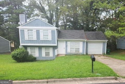 Photo of 4584 Garden Hills Drive, Stone Mountain, GA 30083 (MLS # 10619855)