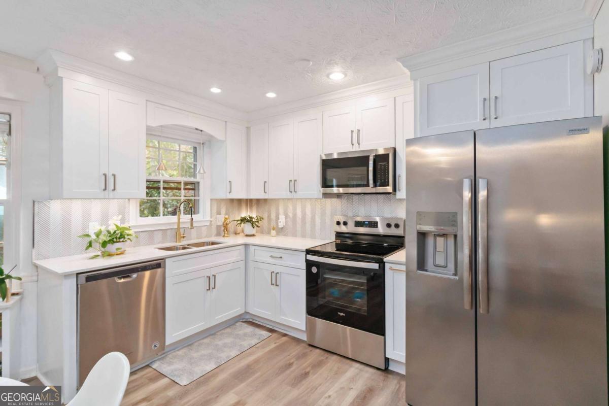 6428 PARADISE POINT RD