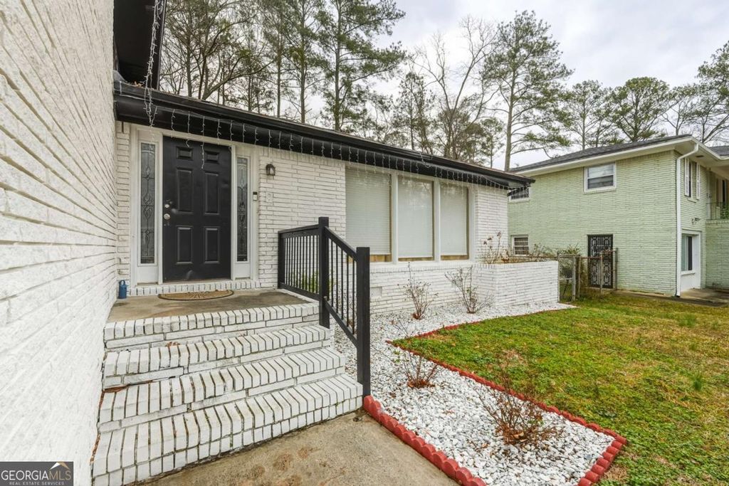 Photo of 3875 Wisteria Lane, Atlanta, GA 30331 (MLS # 10757452)