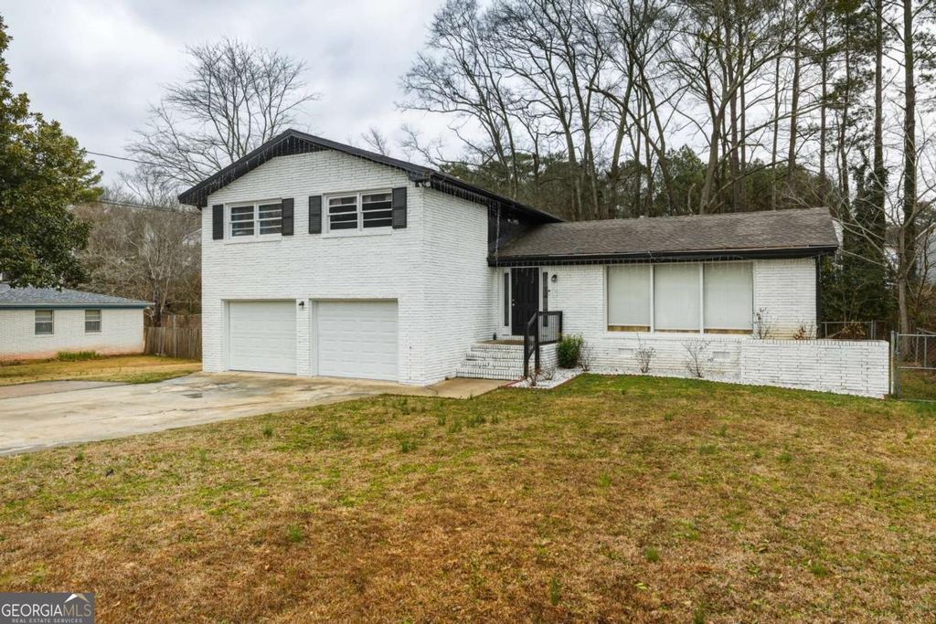 Photo of 3875 Wisteria Lane, Atlanta, GA 30331 (MLS # 10757452)