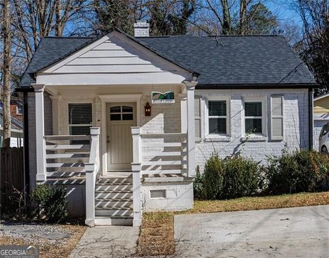 Photo of 130 Burbank Drive SW, Atlanta, GA 30314 (MLS # 10702356)