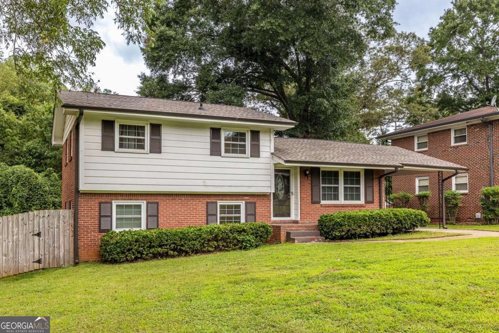Photo of 2439 PARKLAND Drive, Decatur, GA 30032 (MLS # 10676860)