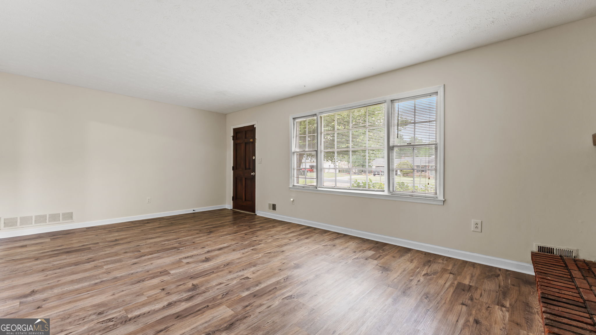 4561 Fairfax PL