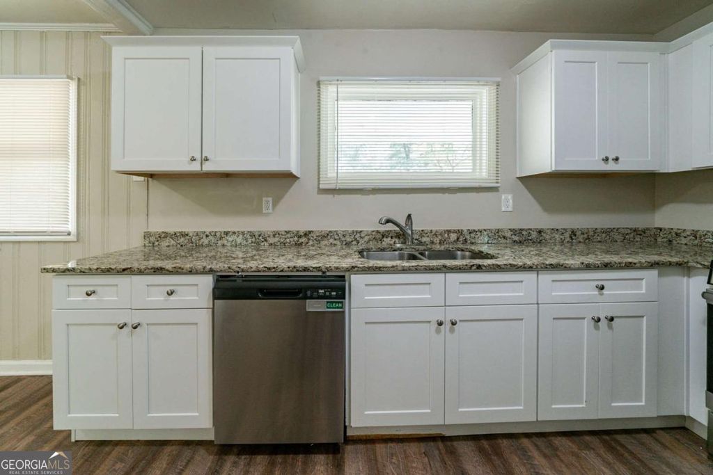 Photo of 3904 W Hilda Circle, Decatur, GA 30035 (MLS # 10709473)