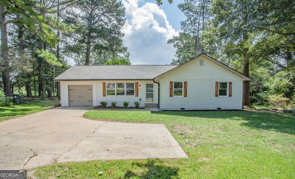 Photo of 327 N Highway 113, Carrollton, GA 30117 (MLS # 10807376)
