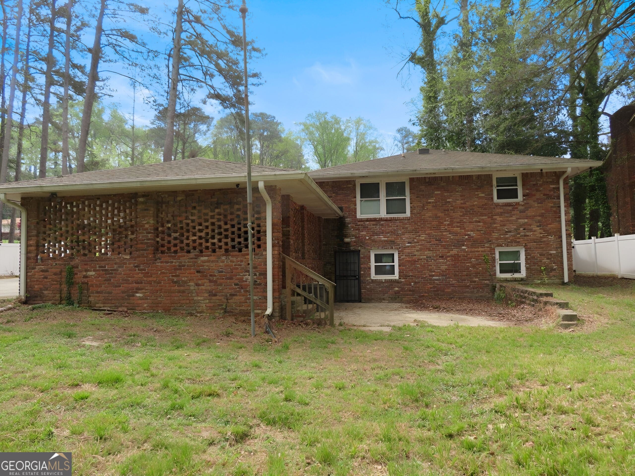 2705 Hayden DR