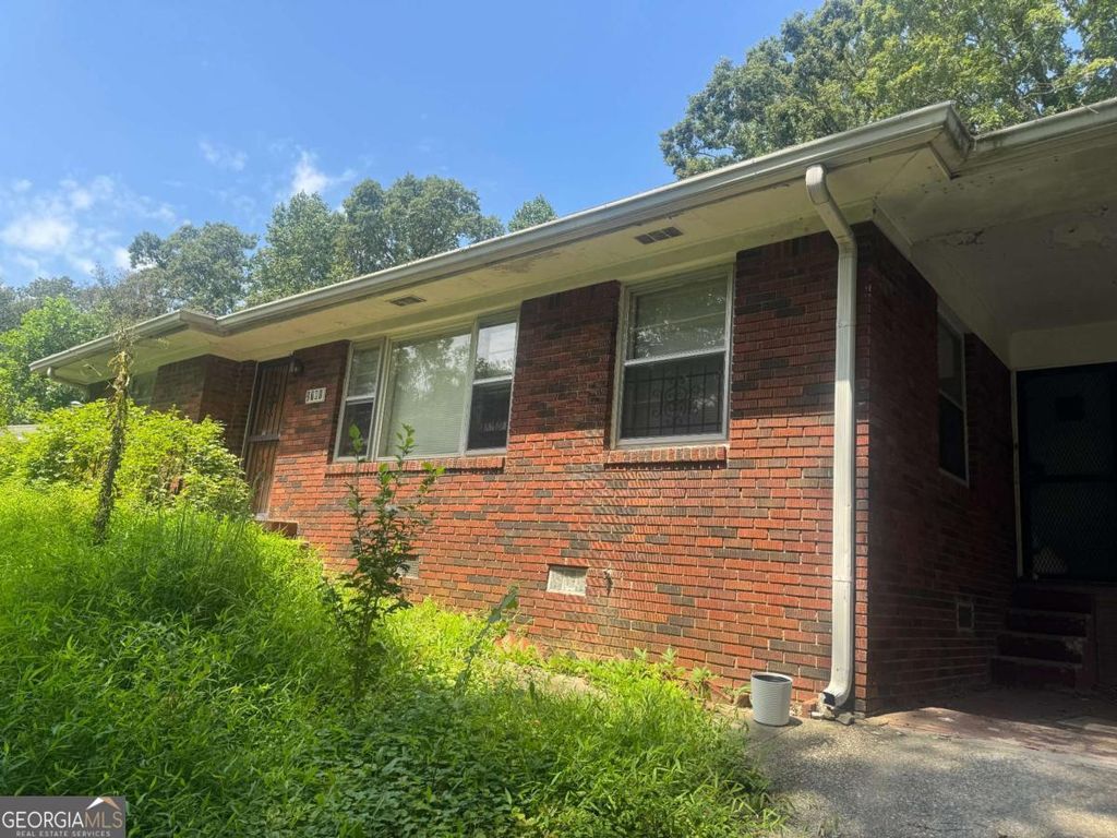 Photo of 2791 BAKER RIDGE Drive NW, Atlanta, GA 30318 (MLS # 10625203)
