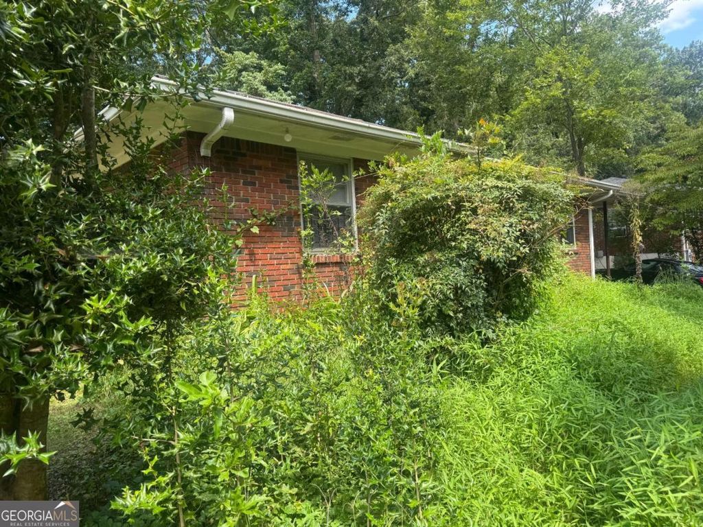 Photo of 2791 BAKER RIDGE Drive NW, Atlanta, GA 30318 (MLS # 10625203)