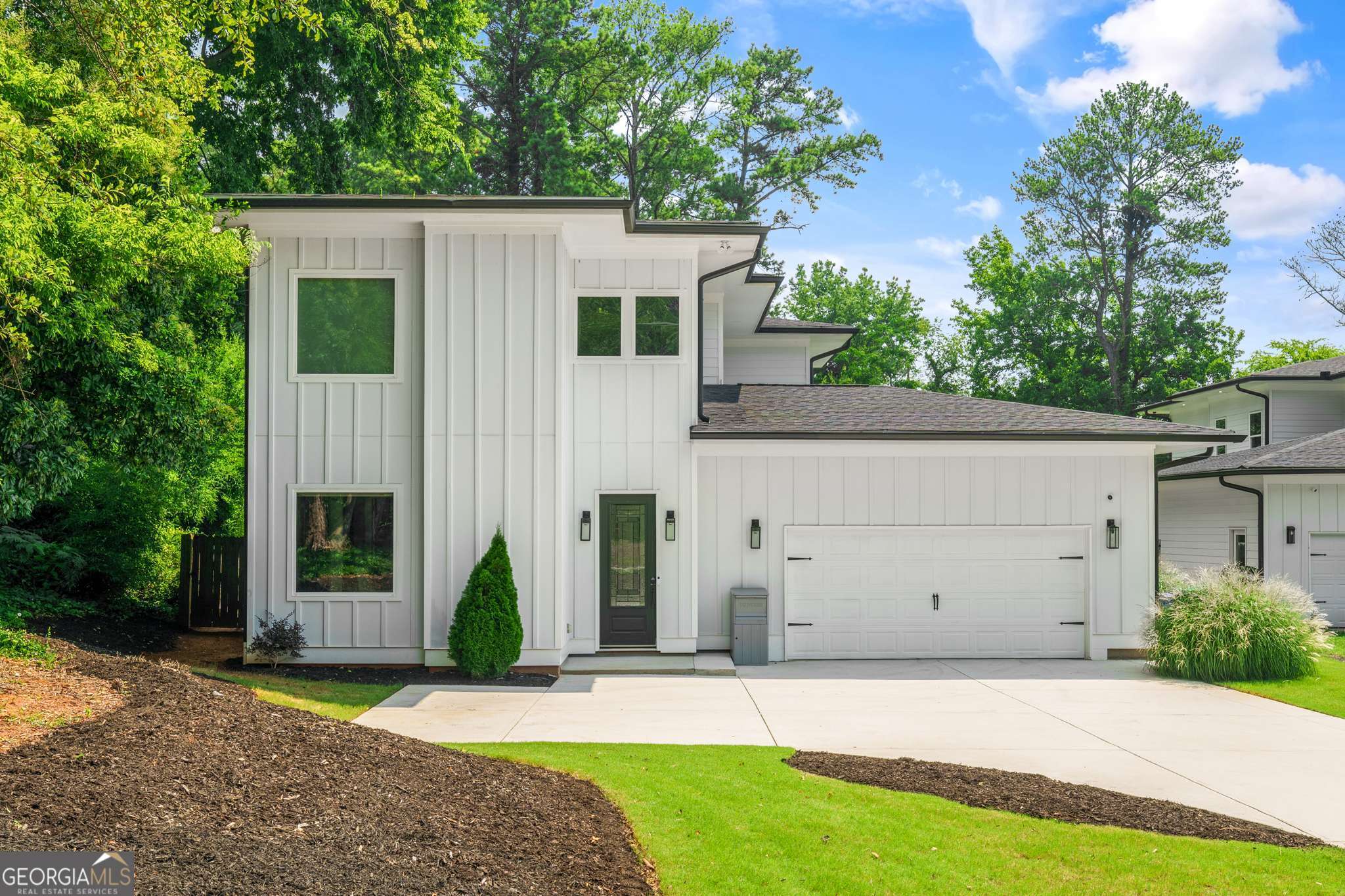 1520 Columbia DR