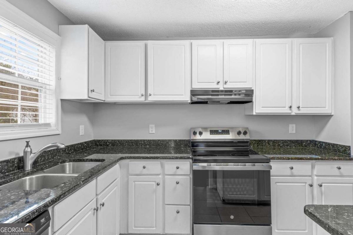 111 Hamilton RD