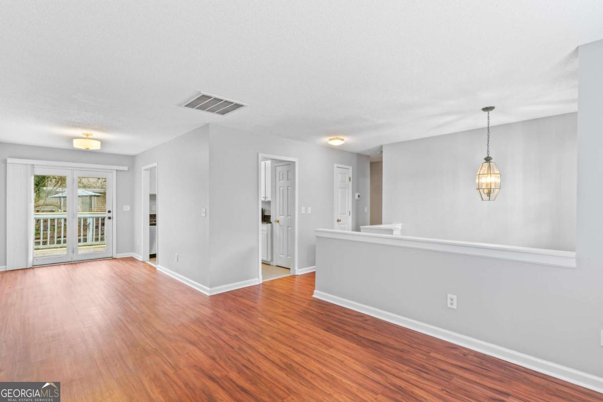 111 Hamilton RD