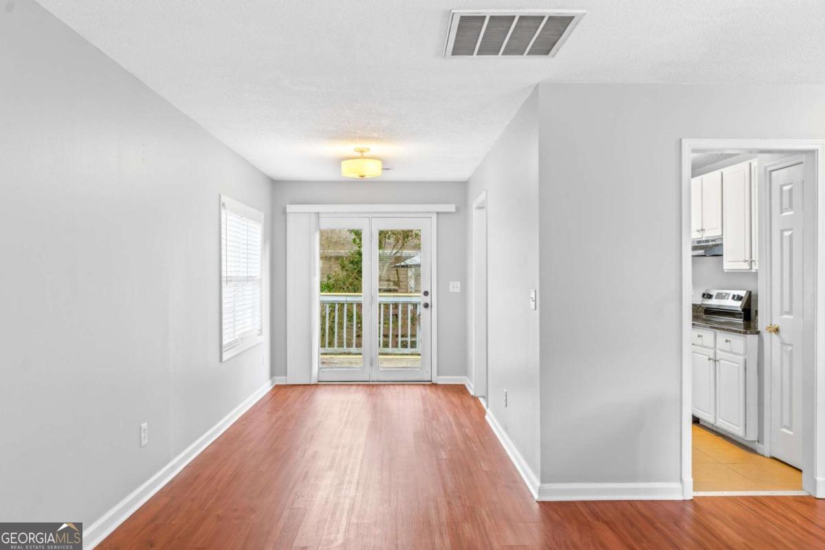 111 Hamilton RD