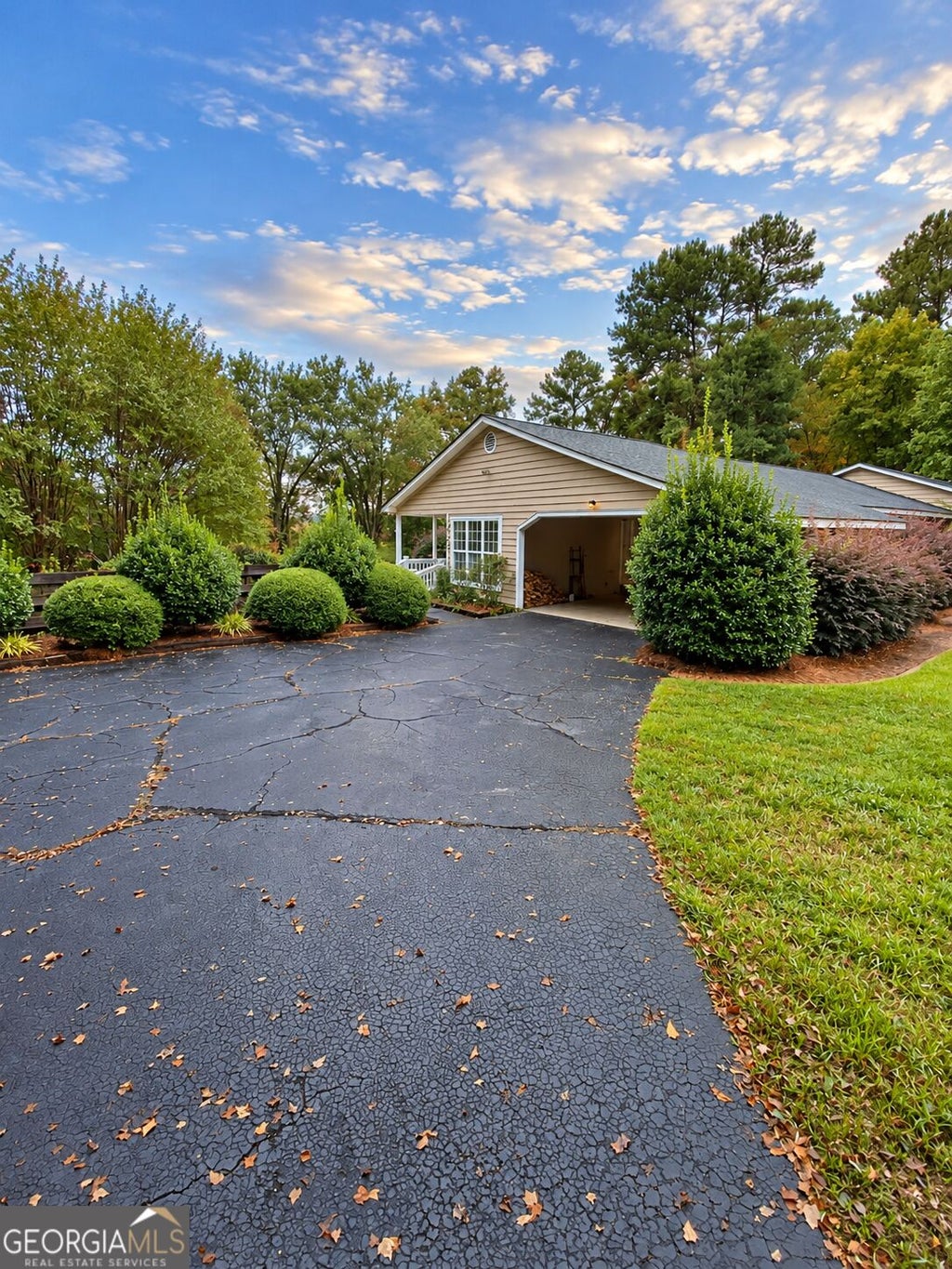 Photo of 404 Ponderosa Drive, Thomaston, GA 30286 (MLS # 10870722)