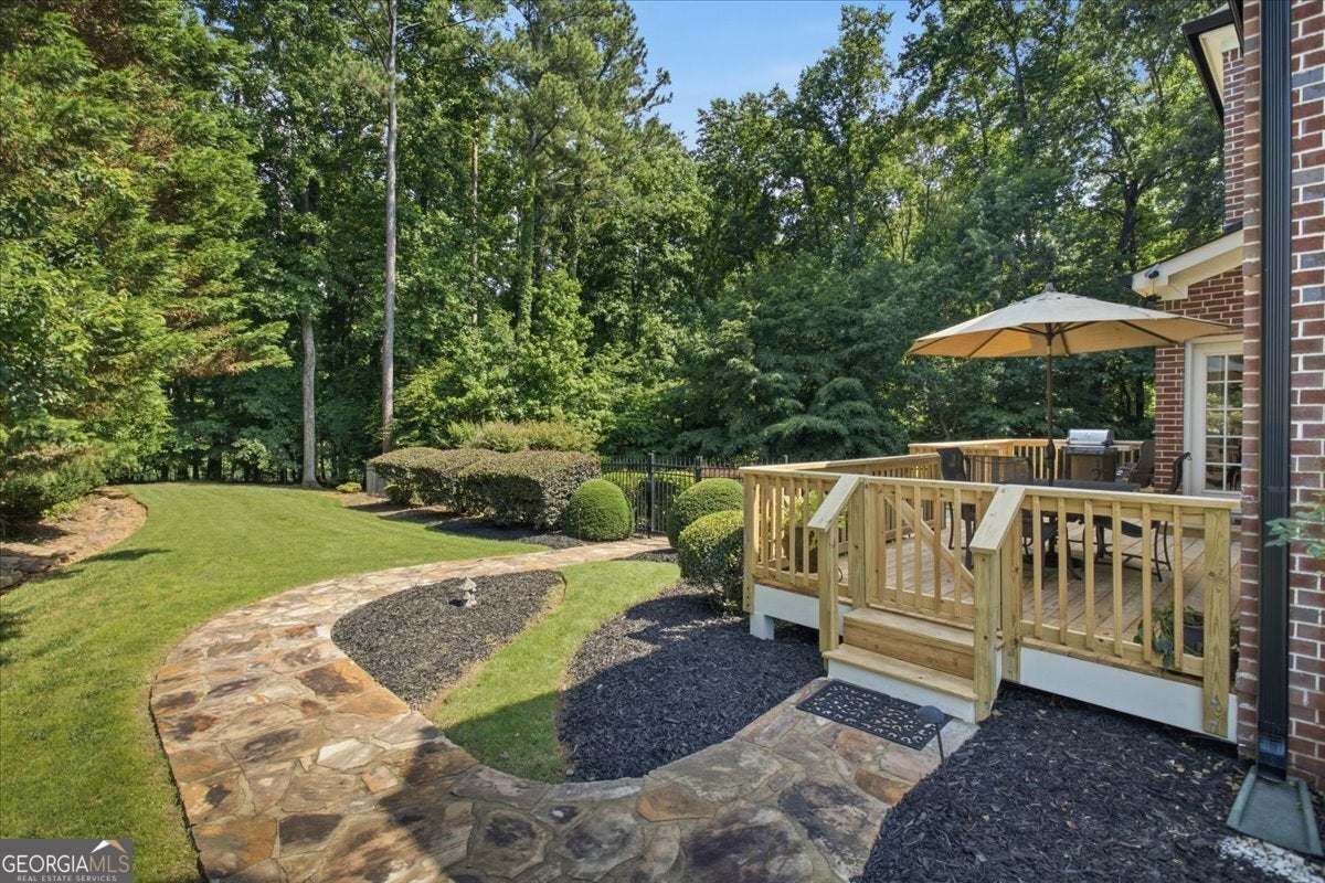 880 Colonial LN